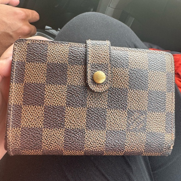 Louis Vuitton Wallet Authentic - Picture 2 of 6